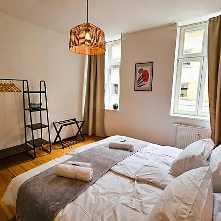 Micasa Rooms - Altstadt Zentral - Zwischen Anger Und Kraemerbruecke - Wlan - Familienfreundlich Erfurt Exterior photo